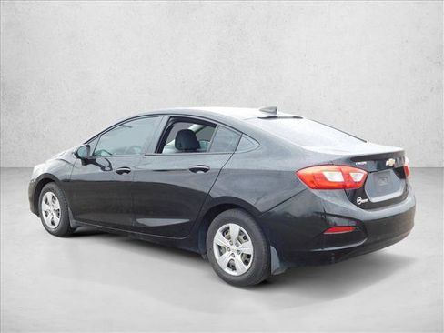 Used 2017 Chevrolet Cruze LS image 7