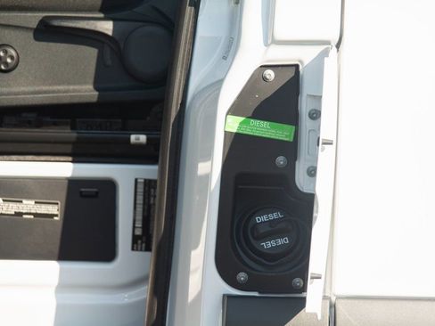 Used 2024 Mercedes-Benz Sprinter 2500 image 25