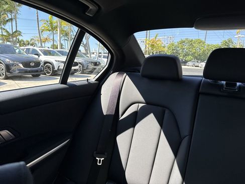 Used 2023 BMW 330i Sedan w/ Premium Package image 18