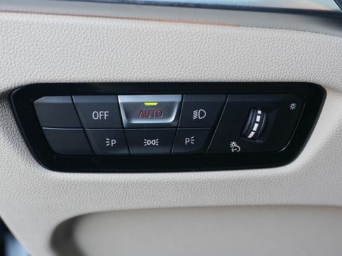 Certified 2024 BMW 330i Sedan w/ Premium Package image 15