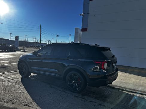 Used 2023 Ford Explorer ST w/ Equipment Group 401A image 4