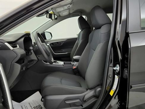 Used 2025 Toyota RAV4 LE AWD/4WD image 33