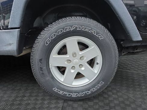 Used 2015 Jeep Wrangler Unlimited Sport w/ Quick Order Package 24S AWD/4WD image 32