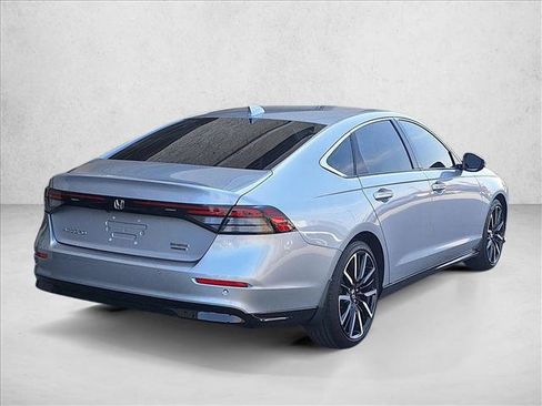 Used 2023 Honda Accord Touring image 5