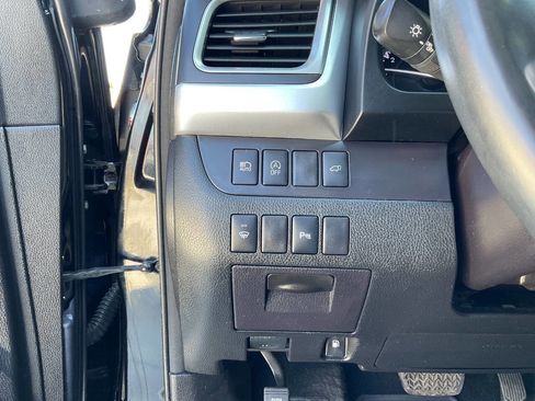 Used 2018 Toyota Highlander Limited image 16