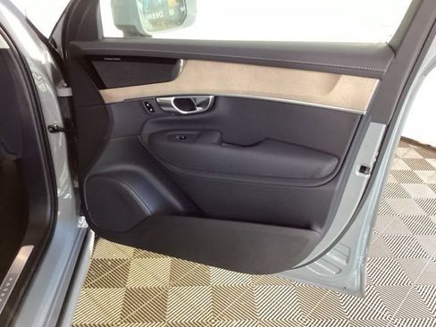 New 2026 Volvo XC90 B6 Plus w/ Protection Package Premier image 21