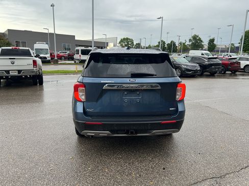 Used 2020 Ford Explorer XLT w/ Equipment Group 202A AWD/4WD image 7