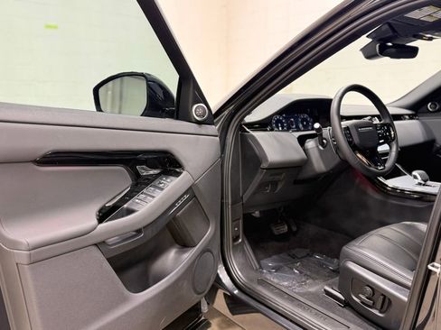 Used 2025 Land Rover Range Rover Evoque Dynamic SE image 25