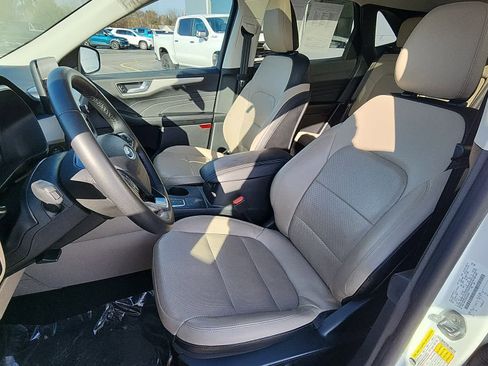 Used 2022 Ford Escape SEL w/ Technology Package image 10