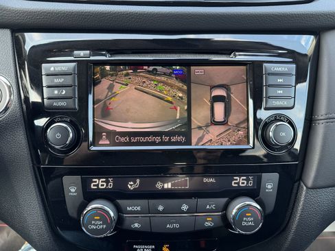 Used 2018 Nissan Rogue SL AWD/4WD image 29