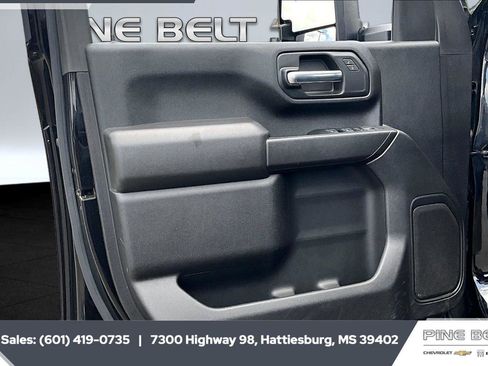 Used 2025 Chevrolet Silverado 2500 Custom w/ Custom Value Package image 18