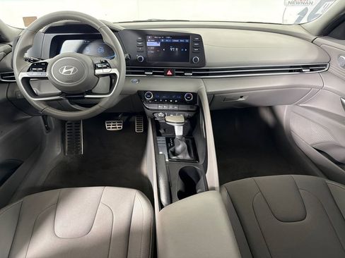 Used 2025 Hyundai Elantra Sport FWD image 22