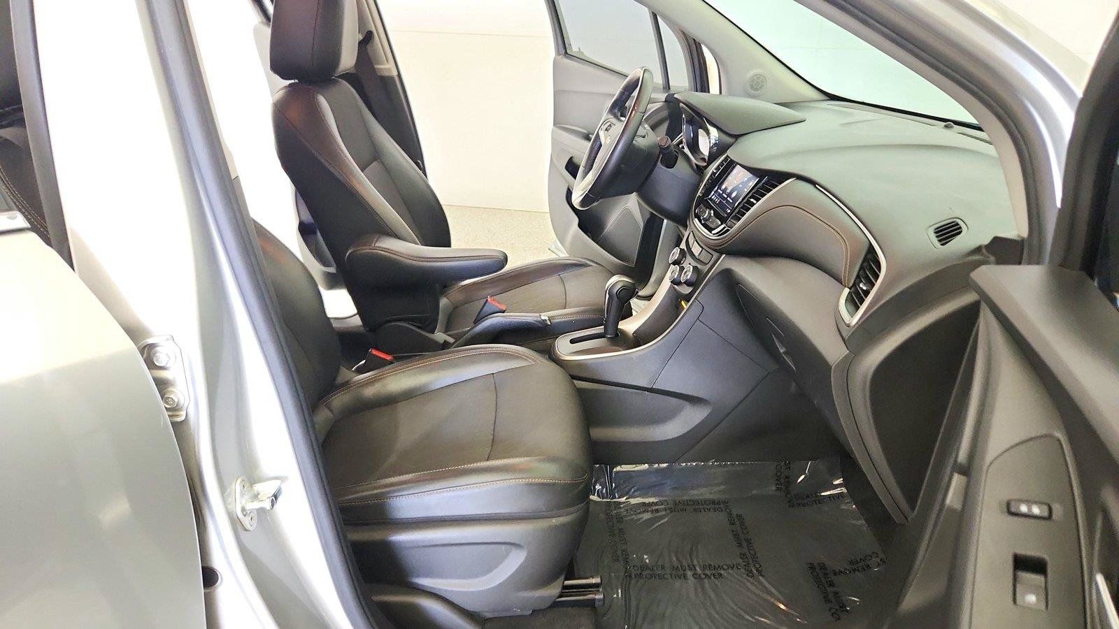 Used 2020 Chevrolet Trax LT w/ LT Convenience Package FWD image 45