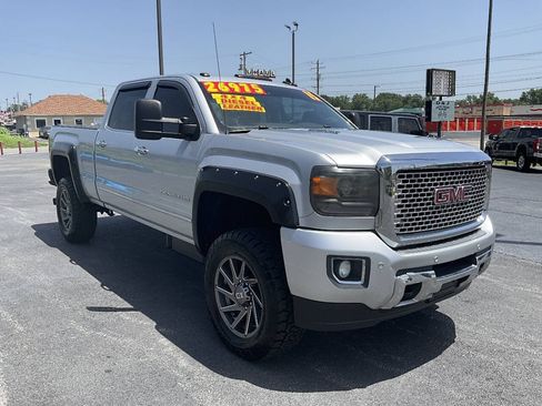 Used 2015 GMC Sierra 2500 Denali w/ Duramax Plus Package AWD/4WD image 7
