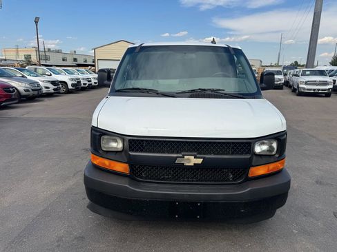 Used 2017 Chevrolet Express 3500 Extended image 12