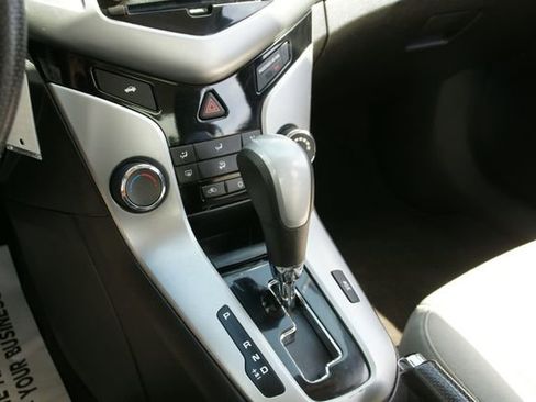 Used 2015 Chevrolet Cruze LT FWD image 18