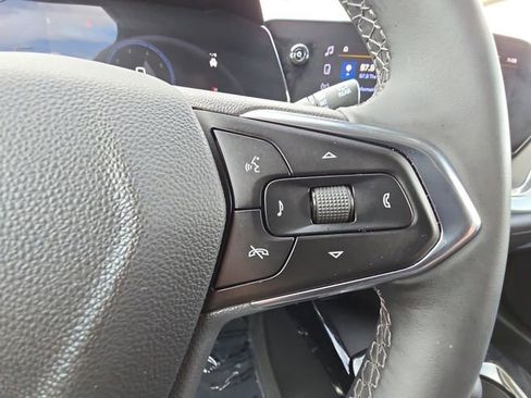 Used 2025 Chevrolet Trax LT w/ Driver Confidence Package image 12