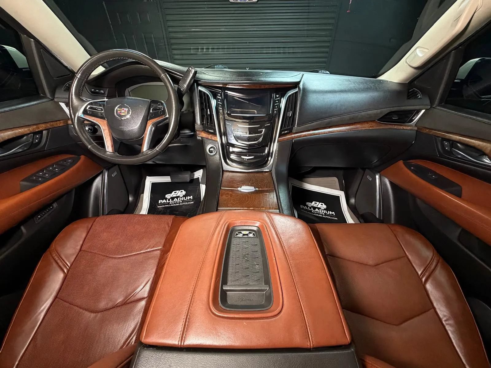 Used 2015 Cadillac Escalade Premium AWD/4WD image 24