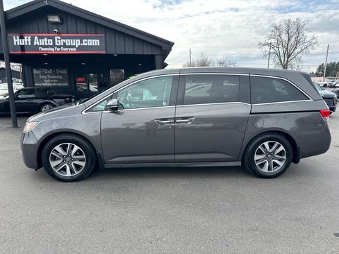 Used 2016 Honda Odyssey Touring Elite image 2
