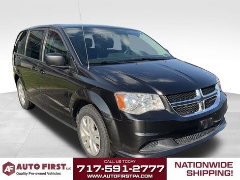 Used 2017 Dodge Grand Caravan SE FWD image 1