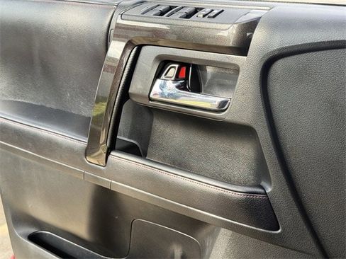 Used 2019 Toyota 4Runner TRD Off-Road Premium image 26