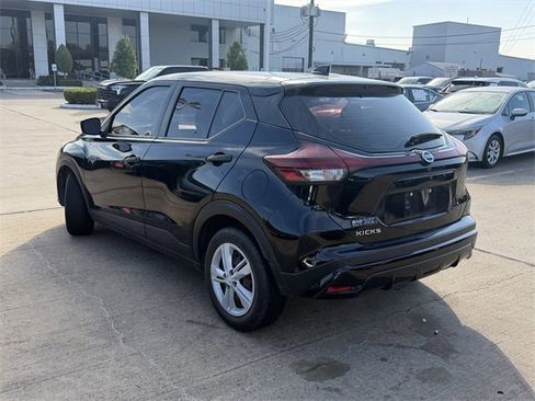 Used 2021 Nissan Kicks S image 7
