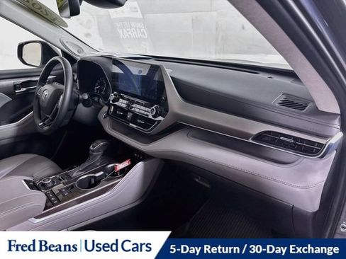 Used 2021 Toyota Highlander Limited AWD/4WD image 39