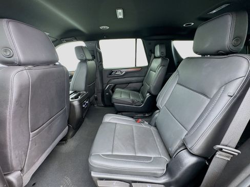 Used 2025 GMC Yukon Denali AWD/4WD image 15