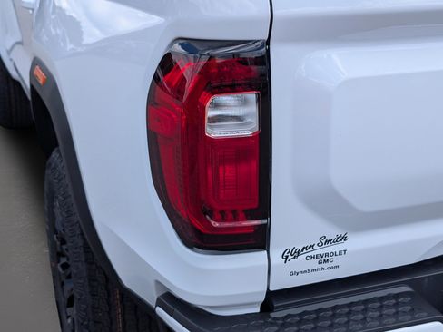 New 2026 GMC Canyon Elevation w/ Convenience Package image 11