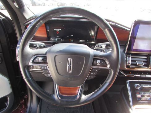 Used 2018 Lincoln Navigator L Reserve w/ Technology Package image 12