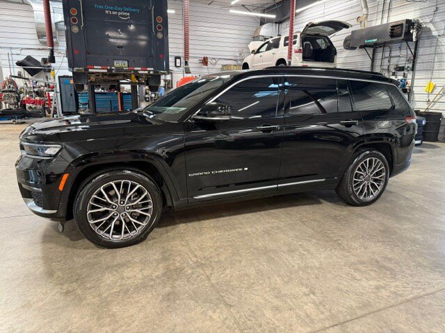 Used 2025 Jeep Grand Cherokee L Summit AWD/4WD image 35