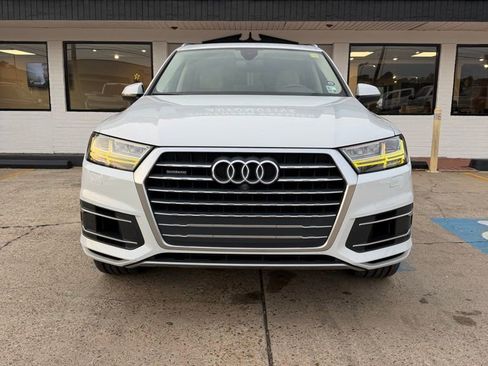 Used 2017 Audi Q7 3.0T Premium Plus image 2