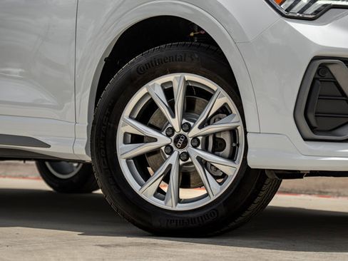 Certified 2025 Audi Q3 2.0T Premium image 2