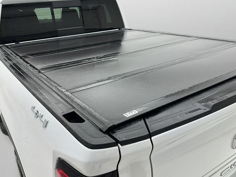 Used 2024 GMC Sierra 1500 Elevation w/ Preferred Package AWD/4WD image 9