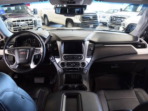 Used 2018 GMC Yukon XL SLT AWD/4WD image 31