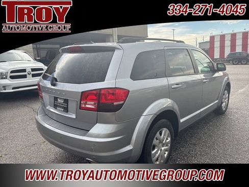 Used 2020 Dodge Journey SE image 11
