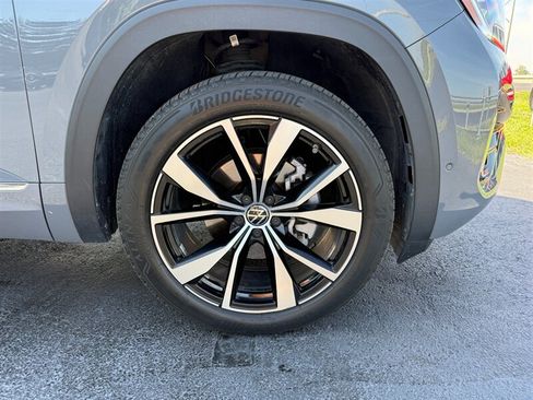Used 2024 Volkswagen Atlas Cross Sport SEL Premium R-Line AWD/4WD image 29