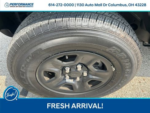 Used 2025 Jeep Gladiator Sport AWD/4WD image 10
