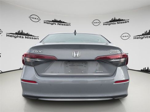 Used 2025 Honda Civic Sport Touring image 4