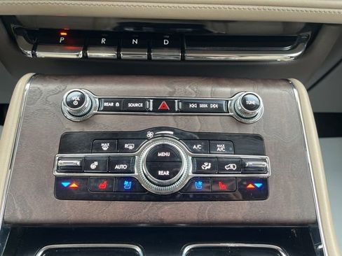 Used 2023 Lincoln Aviator Reserve w/ Equipment Group 201A image 23