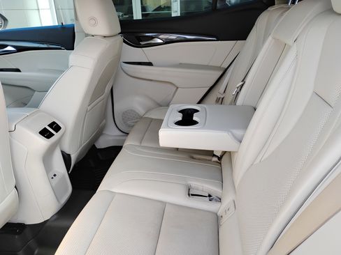 Used 2023 Buick Envision Essence image 18