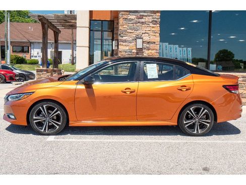 Used 2023 Nissan Sentra SR w/ SR Premium Package FWD image 6