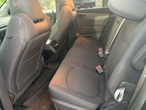 Used 2015 Chevrolet Traverse LS image 17