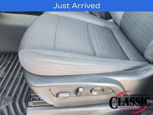 Used 2022 Chevrolet Silverado 1500 LT image 36