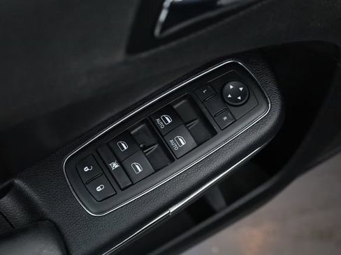 Used 2014 Dodge Charger SXT Plus image 11