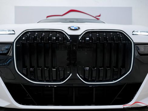 Used 2024 BMW 760i xDrive w/ Executive Package AWD/4WD image 36