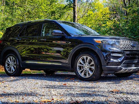 Used 2023 Ford Explorer Limited image 19