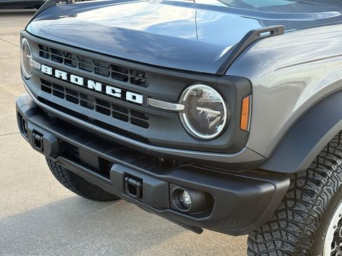 Used 2023 Ford Bronco Black Diamond w/ Sasquatch Package image 13