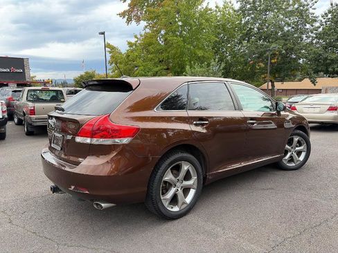 Used 2011 Toyota Venza AWD image 4