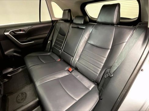 Used 2023 Toyota RAV4 XLE Premium image 20